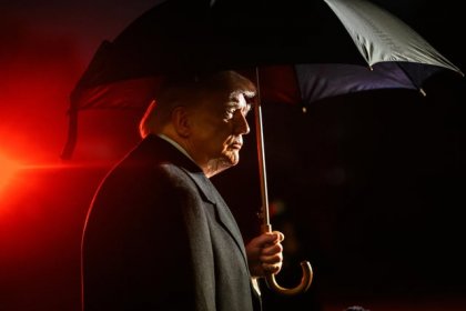 white-house-photographer-unintentionally-takes-the-most-v0-0xjmkq1dt6eg1.jpeg