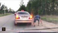 ff4b121564ec03c2.mp4